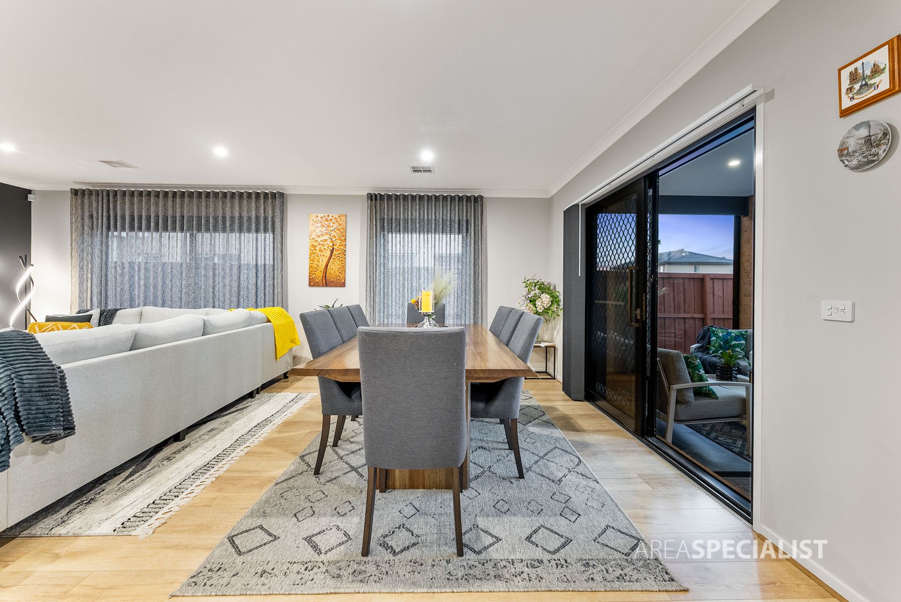 19 Showbridge Way, Werribee, VIC 3030, Werribee - Thumbnail 8