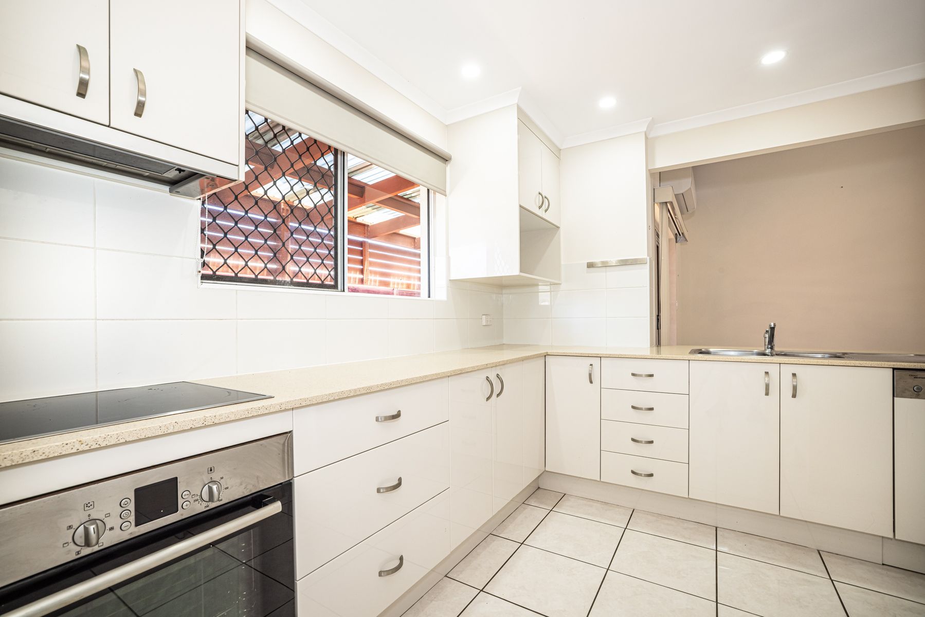 2/33 Hall Avenue, Bongaree QLD 4507, Bongaree - Thumbnail 4