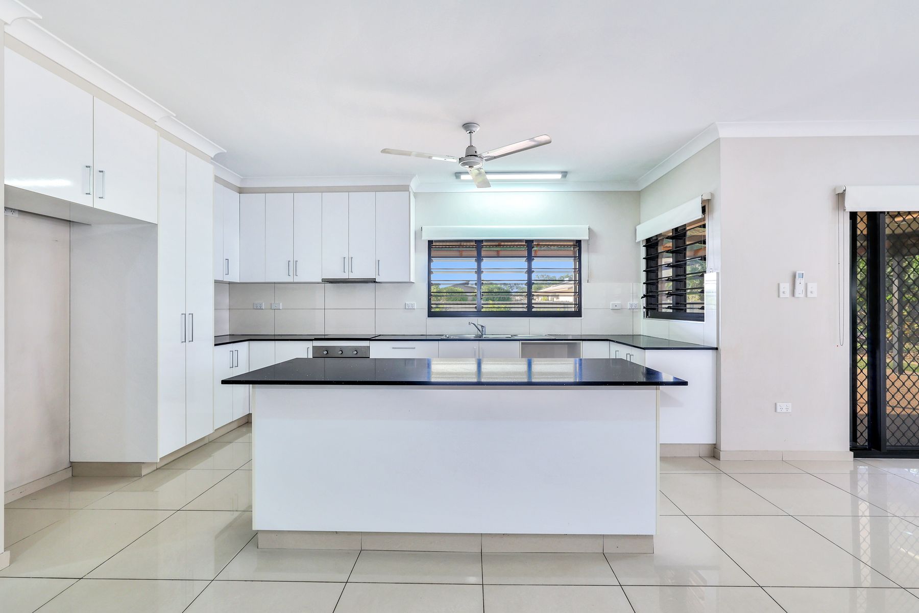 193 Flynn Circuit, Bellamack NT 0832, Bellamack - Thumbnail 2