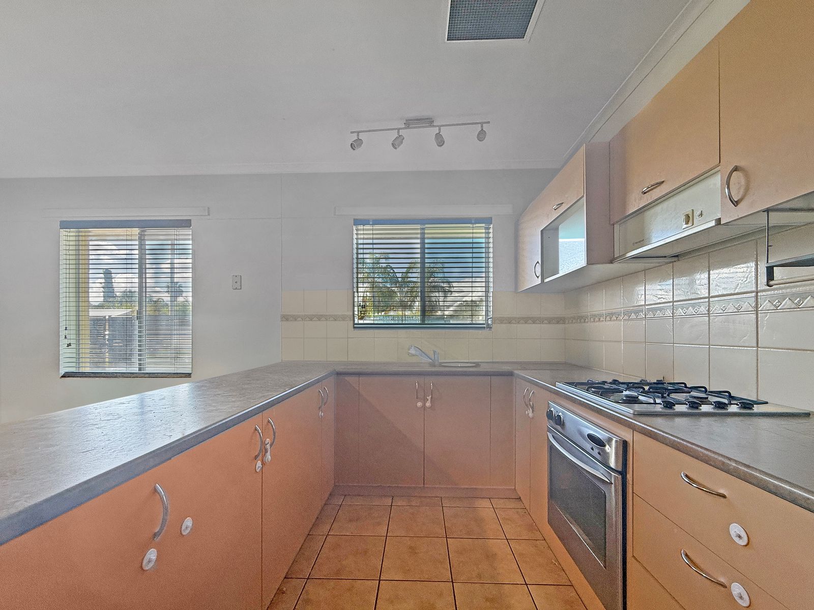 12 Mulara Street, Braitling NT 0870, Braitling - Thumbnail 8
