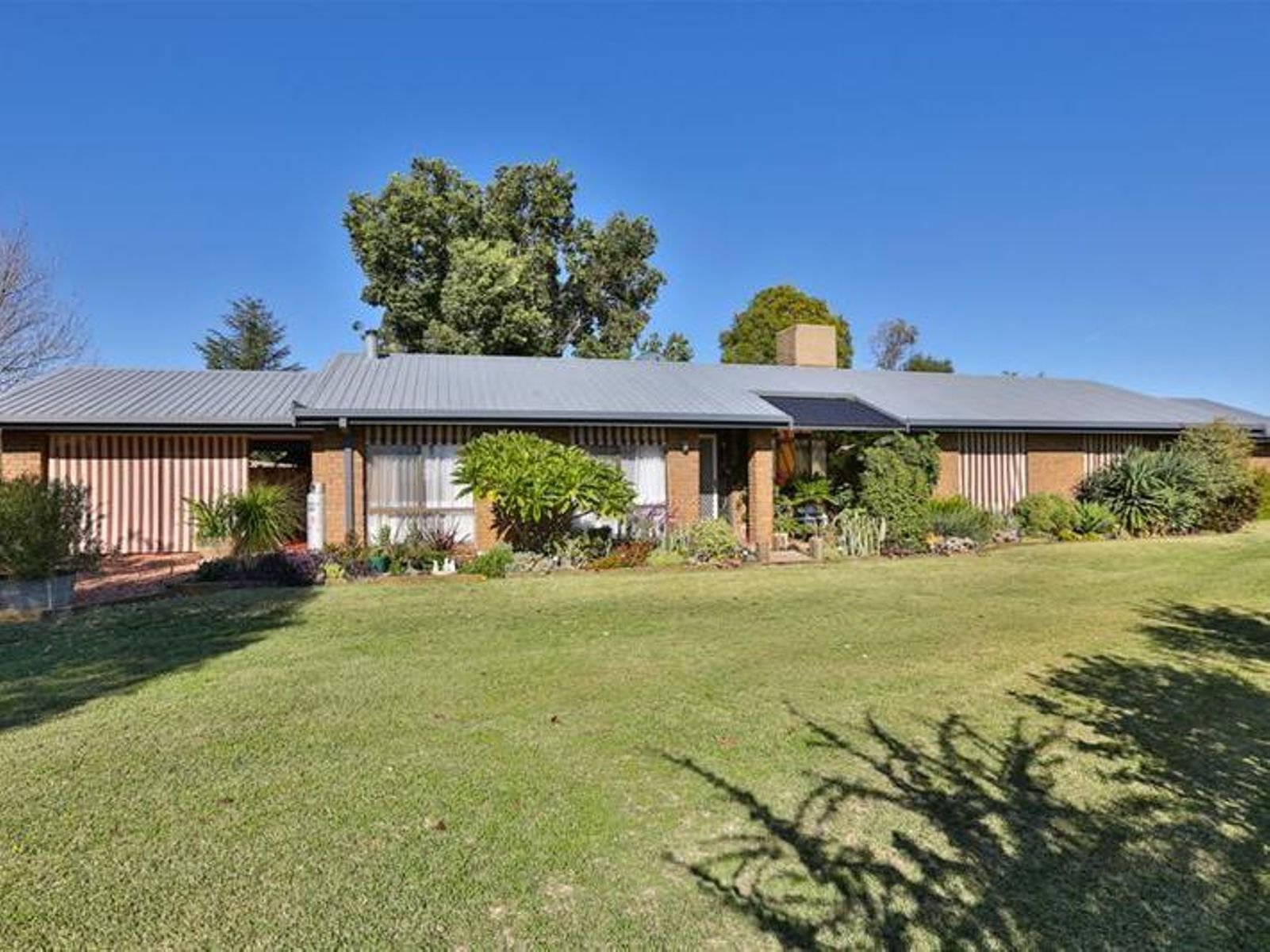 178 Boobook Avenue, Cardross - Image 1