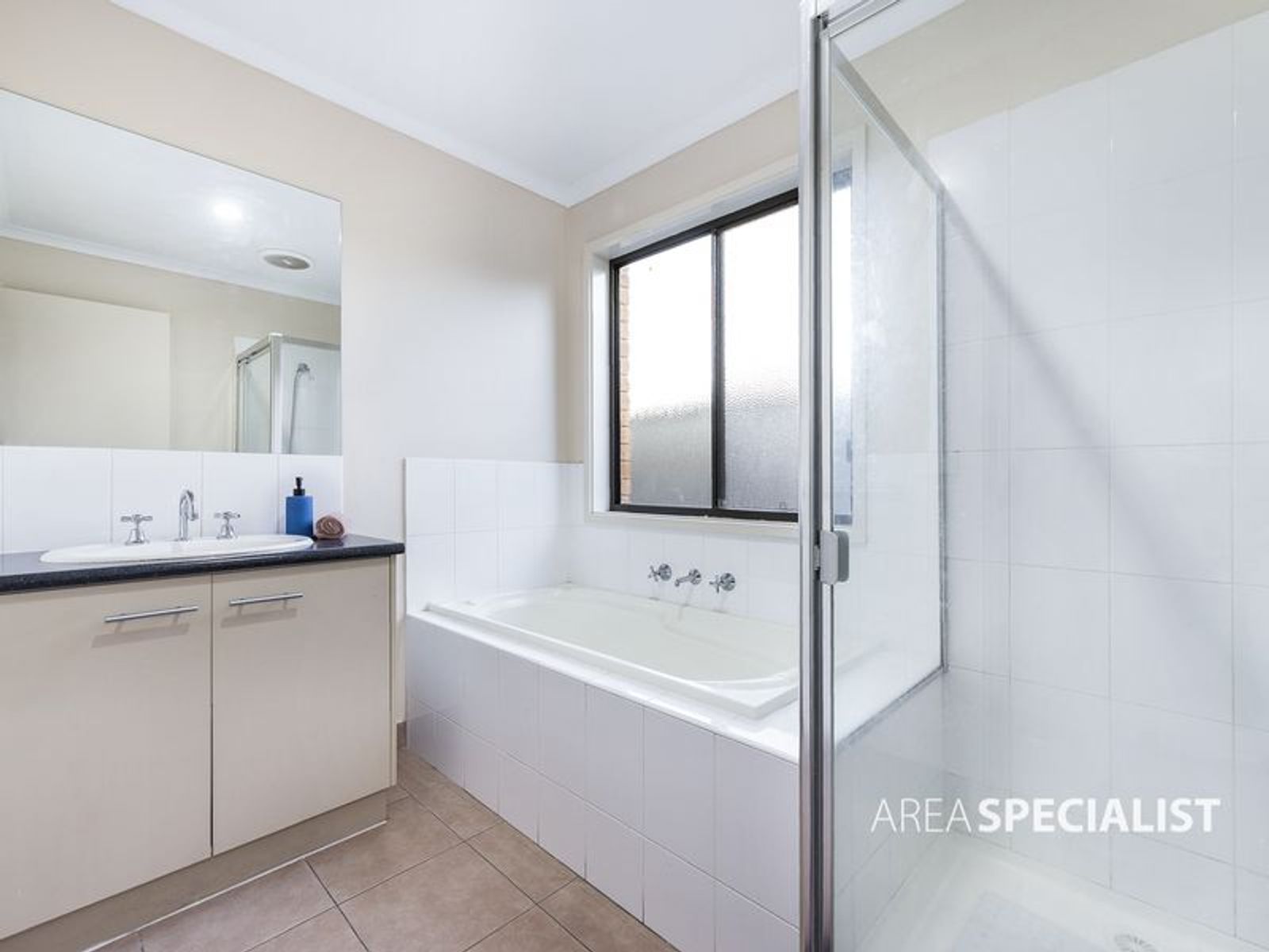 13 Tyndall Street, Cranbourne East, VIC 3977, Cranbourne East - Thumbnail 8