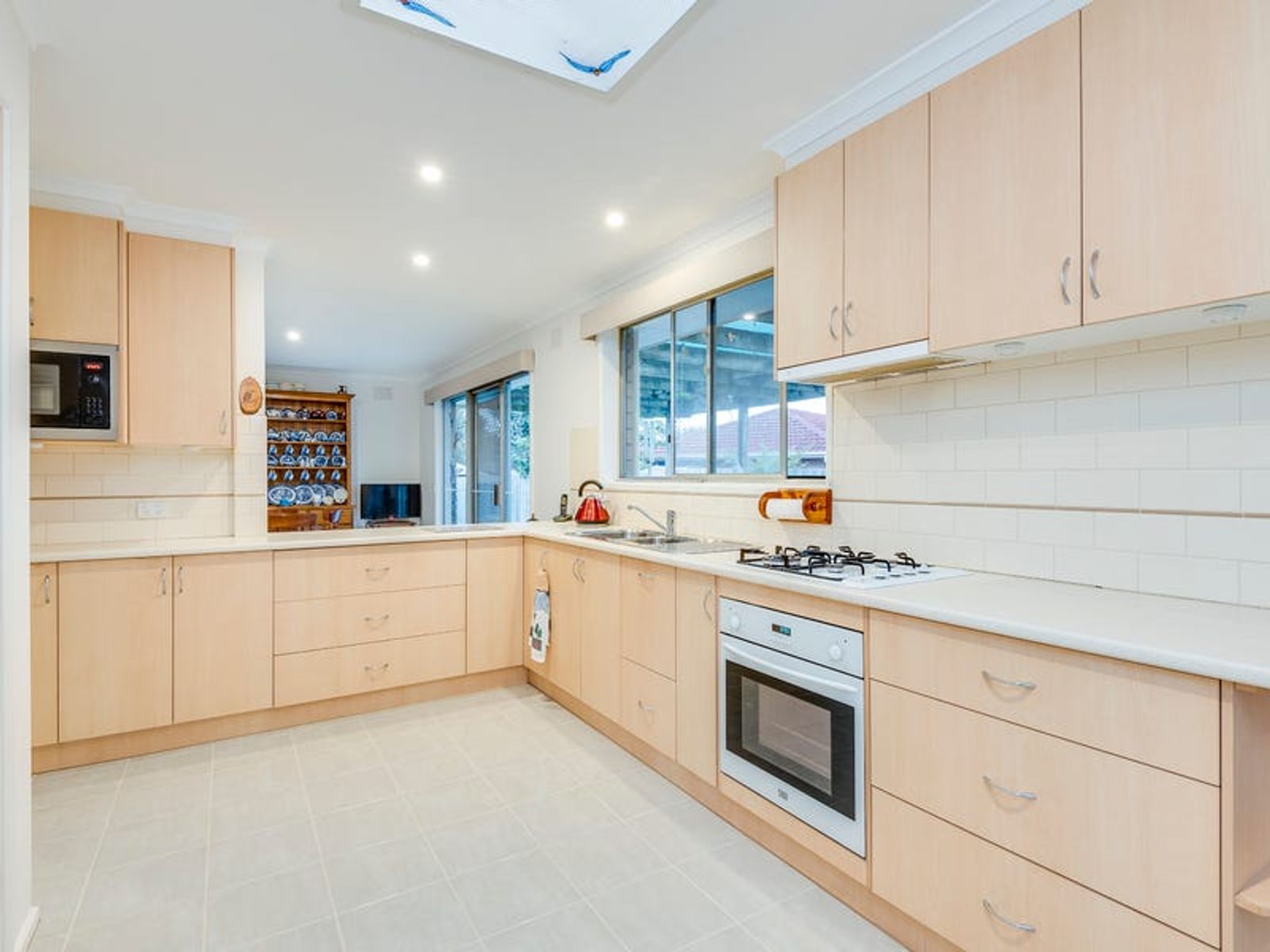 7 Dealbata Avenue, Endeavour Hills, VIC 3802, Endeavour Hills - Thumbnail 2