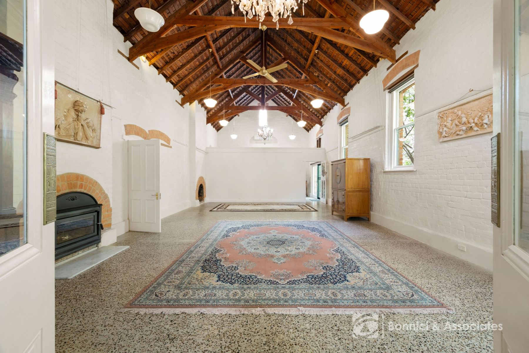 17 Loch Street, Beechworth VIC 3747, Beechworth - Thumbnail 2