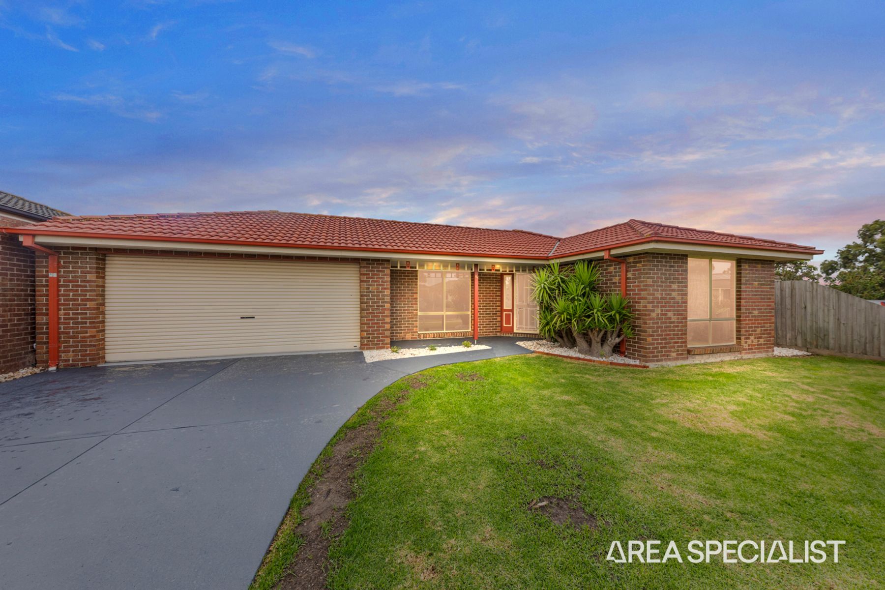 54 Bailey Boulevard, Koo Wee Rup, VIC 3981, Koo Wee Rup - Thumbnail 2