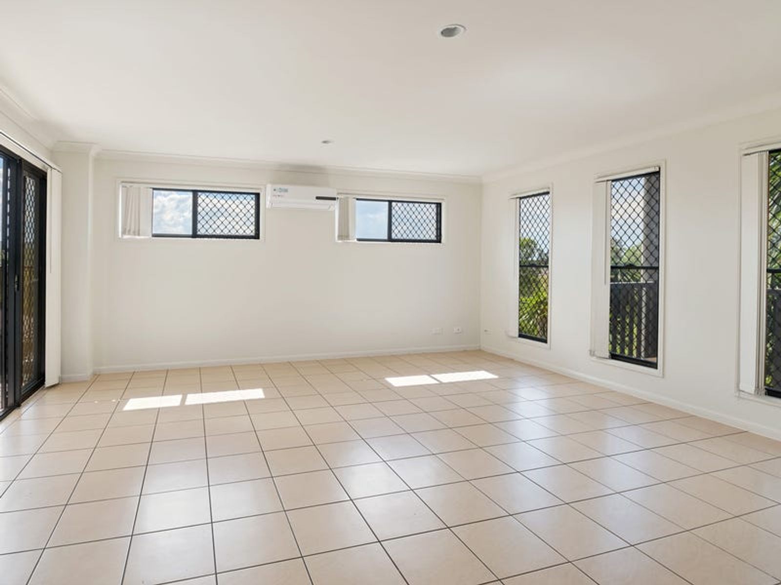 1/2 Emily Street, Ormeau, QLD 4208, Ormeau - Thumbnail 5