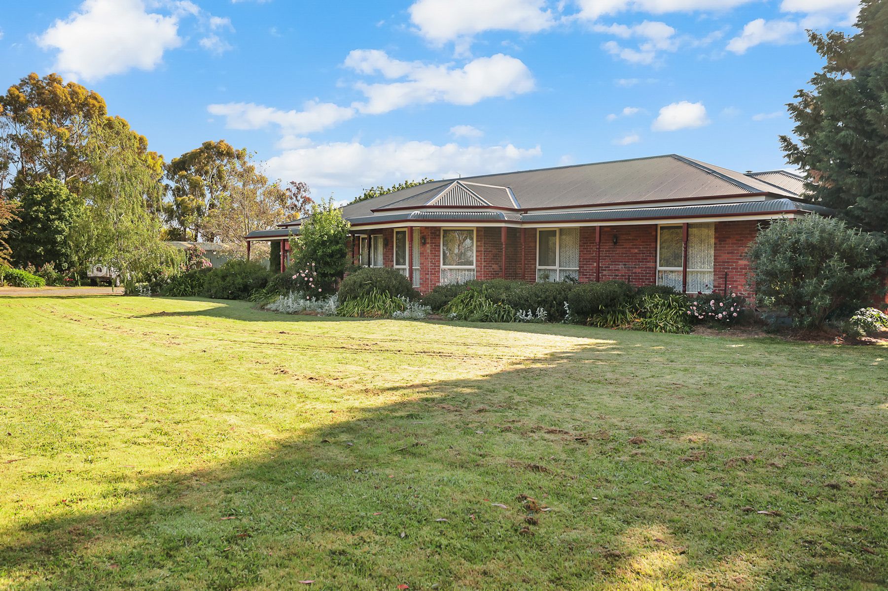 50 Blakeville Road, Ballan VIC 3342, Ballan - Thumbnail 2