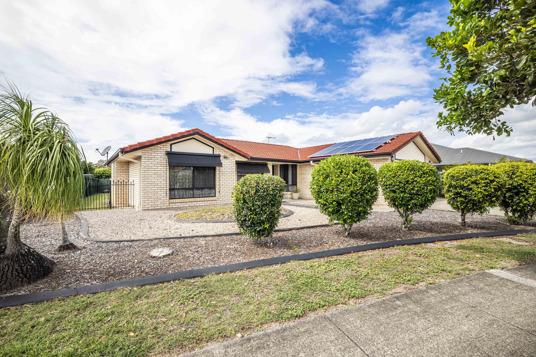 33 Columbia Drive, Beachmere QLD 4510, Beachmere - Thumbnail 2