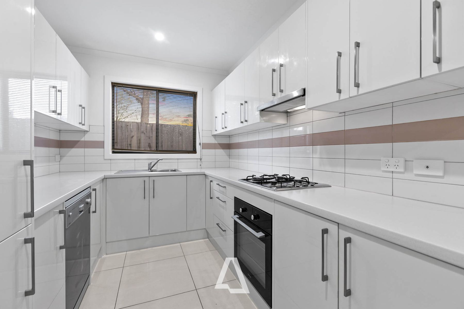 2/10 Corsican Street, Frankston North, VIC 3200, Frankston North - Thumbnail 3