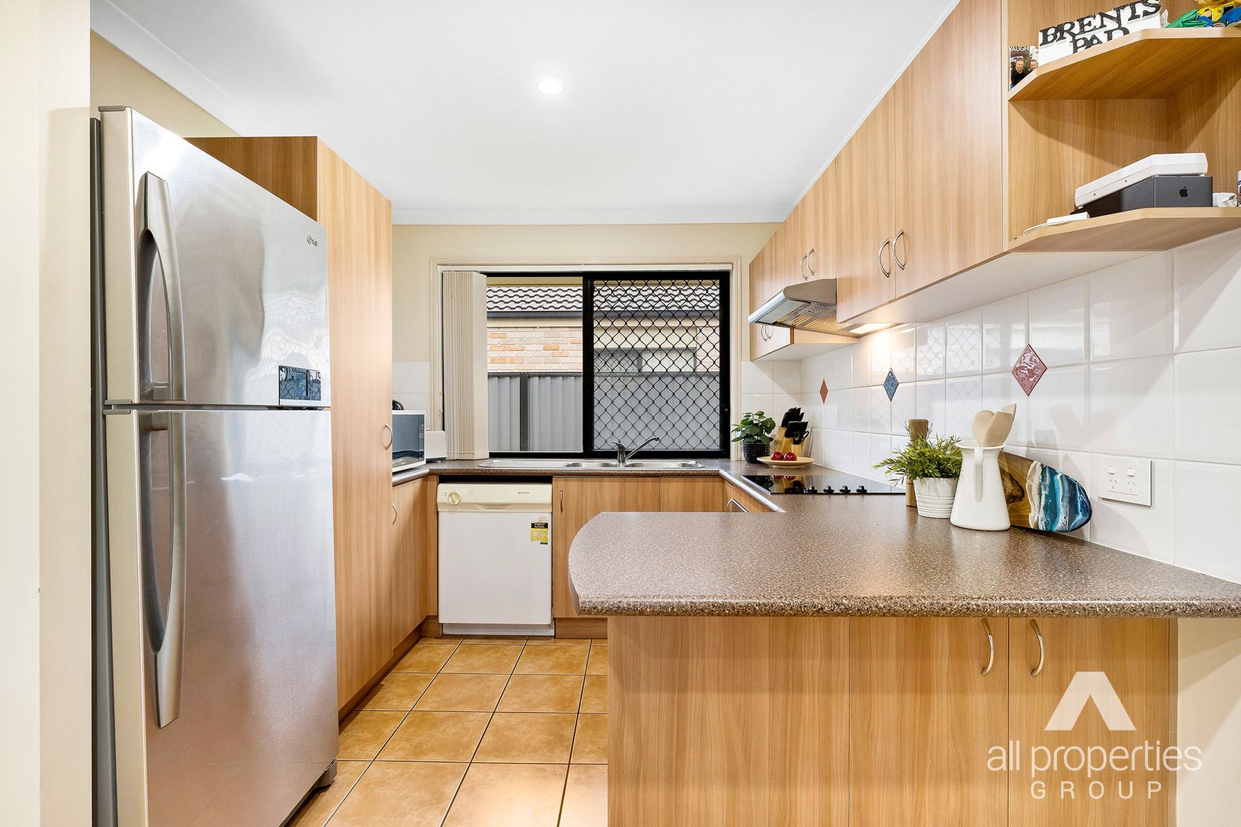8 Pidgeon Boulevard, Crestmead QLD 4132, Crestmead - Thumbnail 2