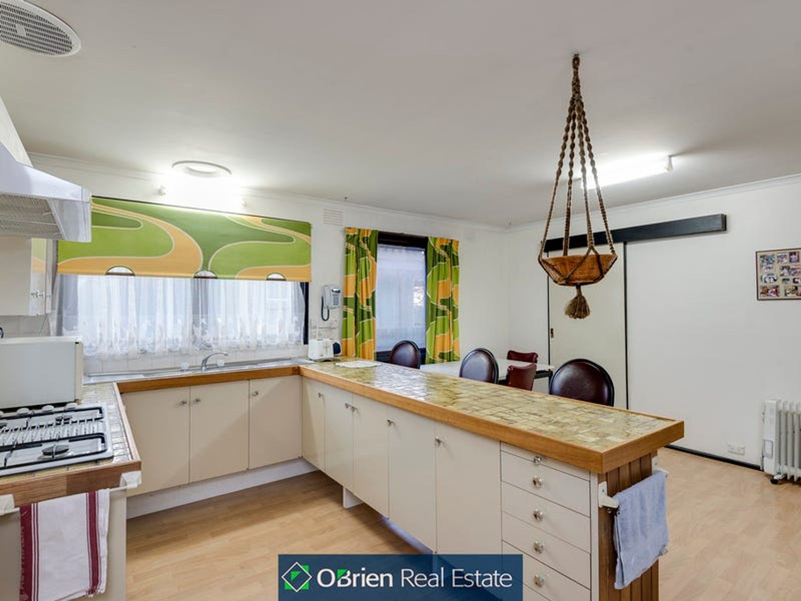 2 Taylor Court, Endeavour Hills, VIC 3802, Endeavour Hills - Thumbnail 4