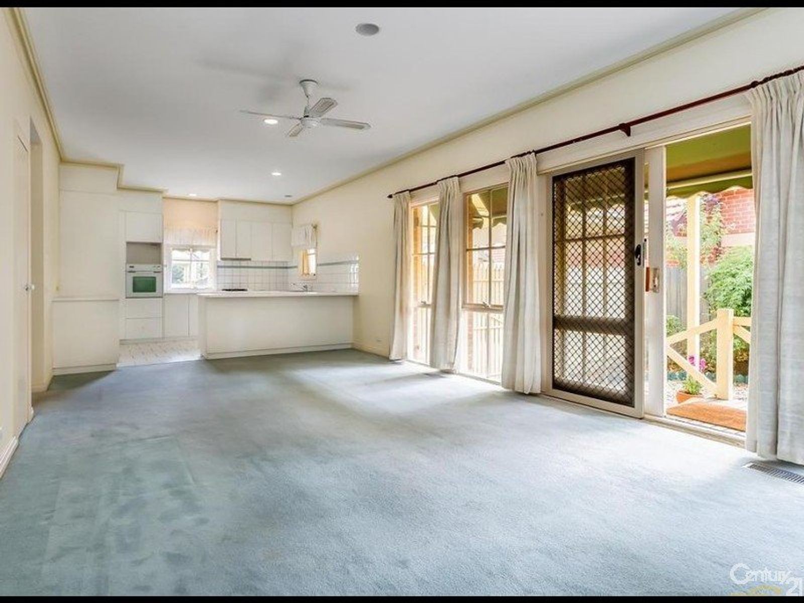 10/35, Burwood East - Thumbnail 2