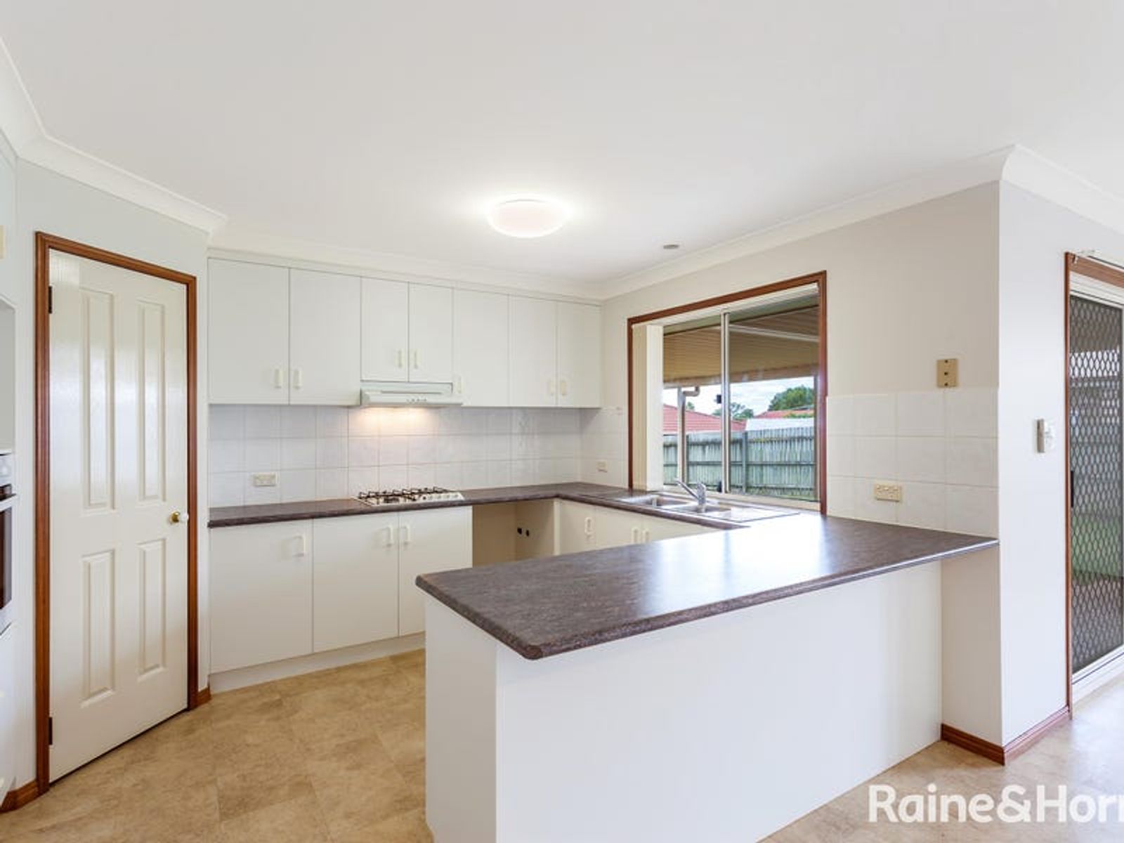 9 Lobwein Court, Middle Ridge QLD 4350, Middle Ridge - Thumbnail 2