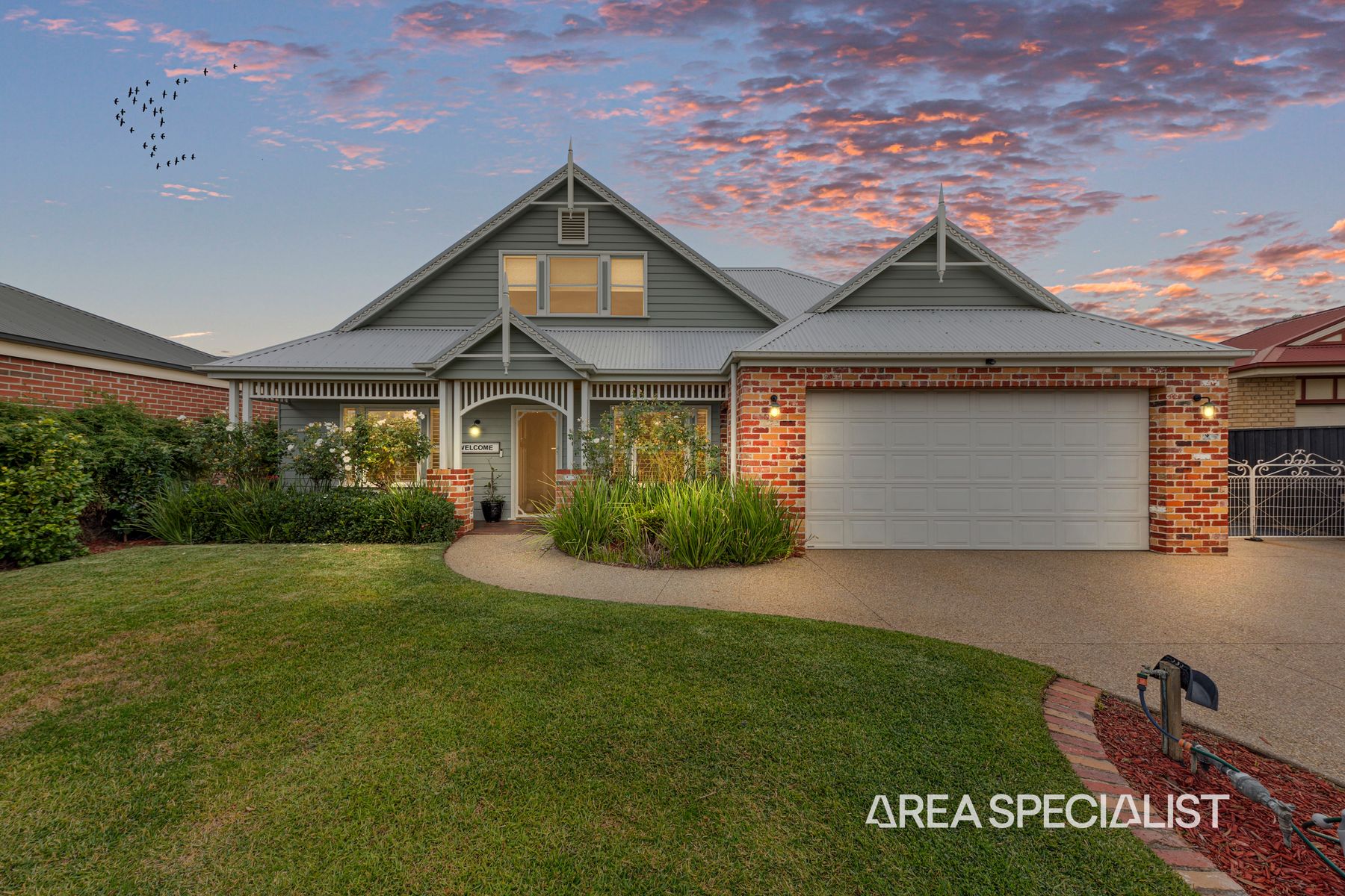 29 Riddell Grove, Pakenham, VIC 3810, Pakenham - Thumbnail 2