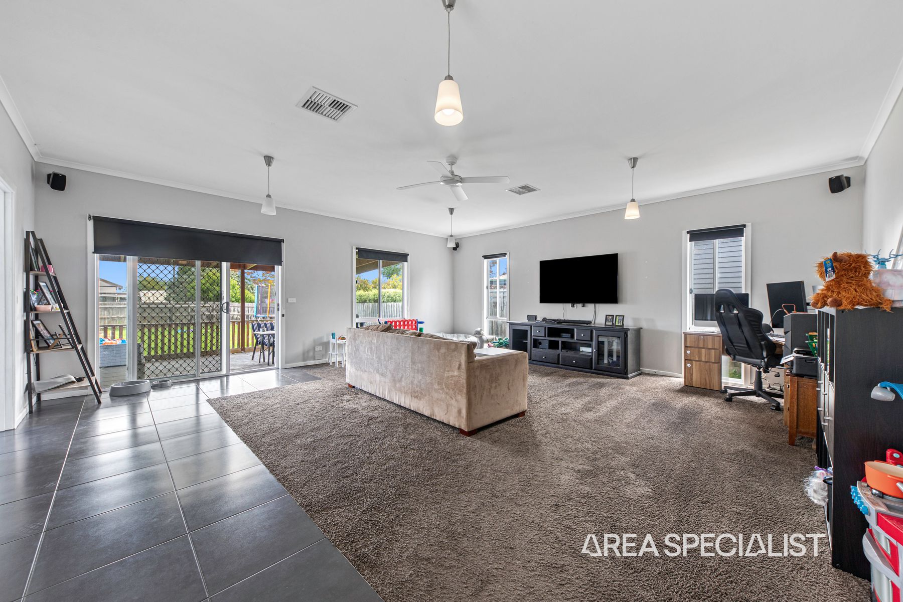 10 Sybella Avenue, Koo Wee Rup, VIC 3981, Koo Wee Rup - Thumbnail 6