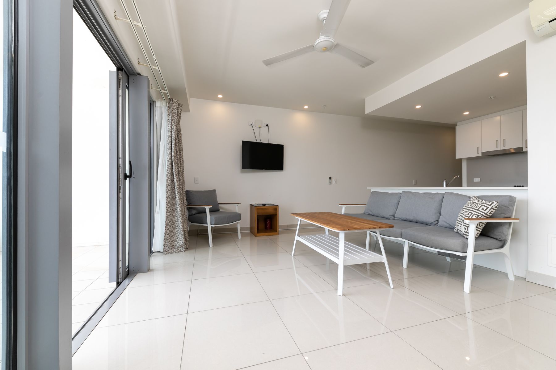 1206/31 Woods Street, Darwin City NT 0800, Darwin City - Thumbnail 4