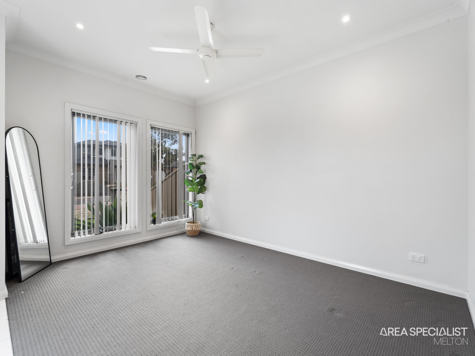 2/29 Lady Penrhyn Drive, Harkness, VIC 3337, Harkness - Thumbnail 4