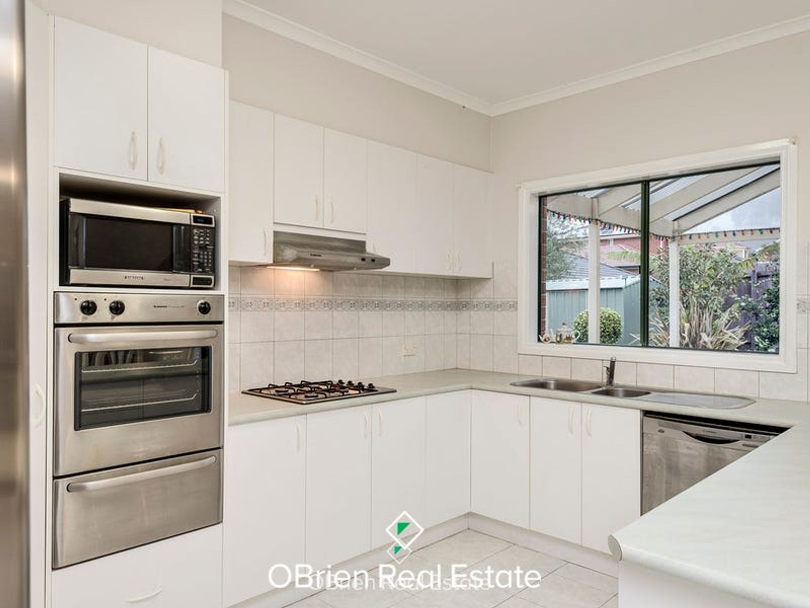 6 Begonia Court, Endeavour Hills, VIC 3802, Endeavour Hills - Thumbnail 2