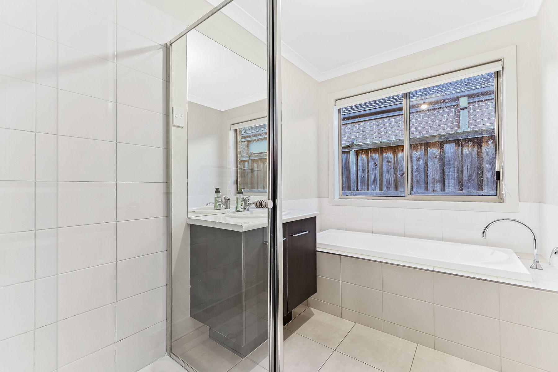 28 Dahlia Crescent Web 11