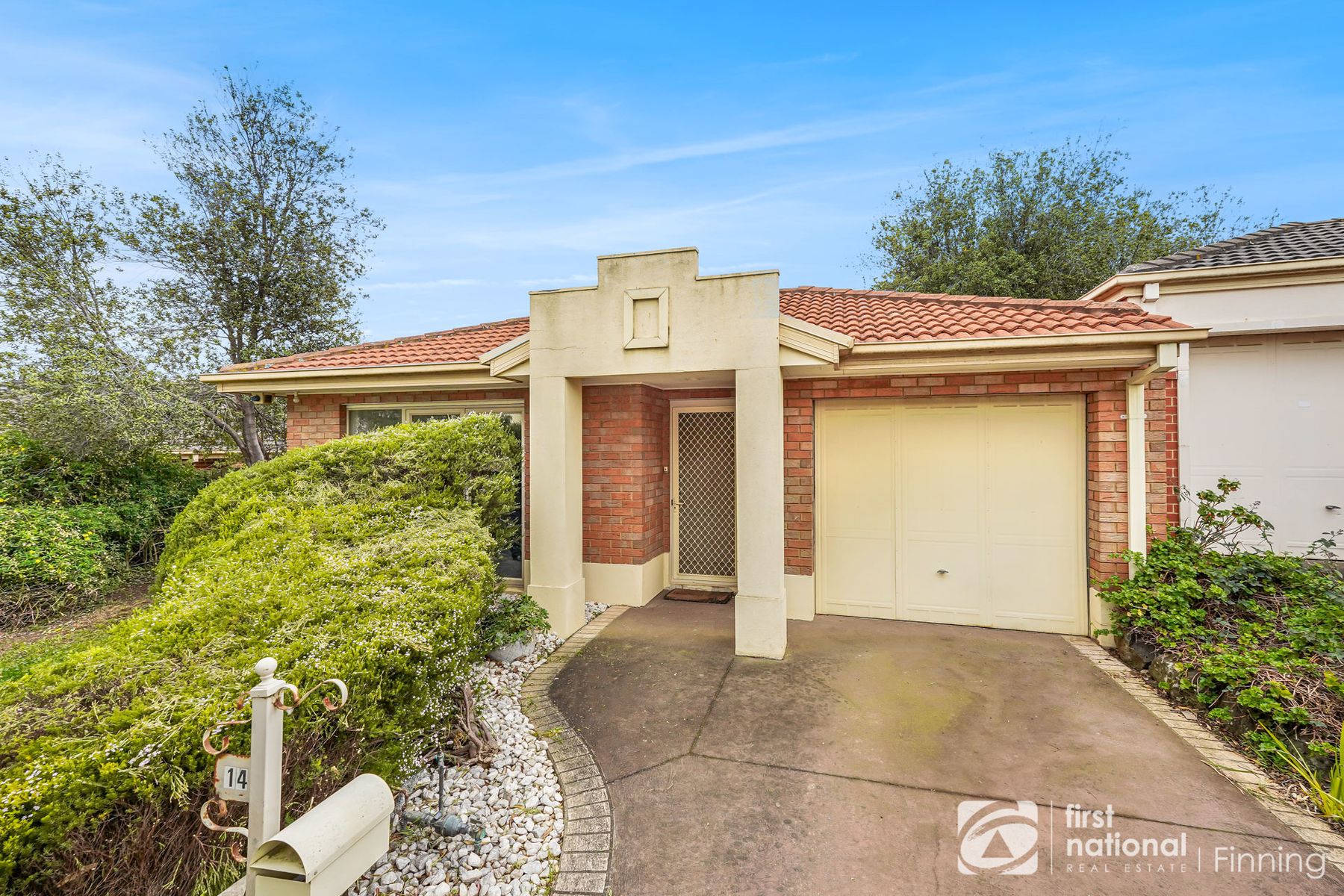 14 Augustus Drive, Berwick VIC 3806, Berwick - Thumbnail 2