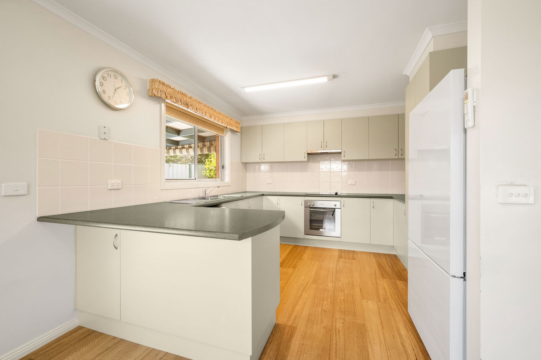 5/27 Toorak Road, Bright VIC 3741, Bright - Thumbnail 3