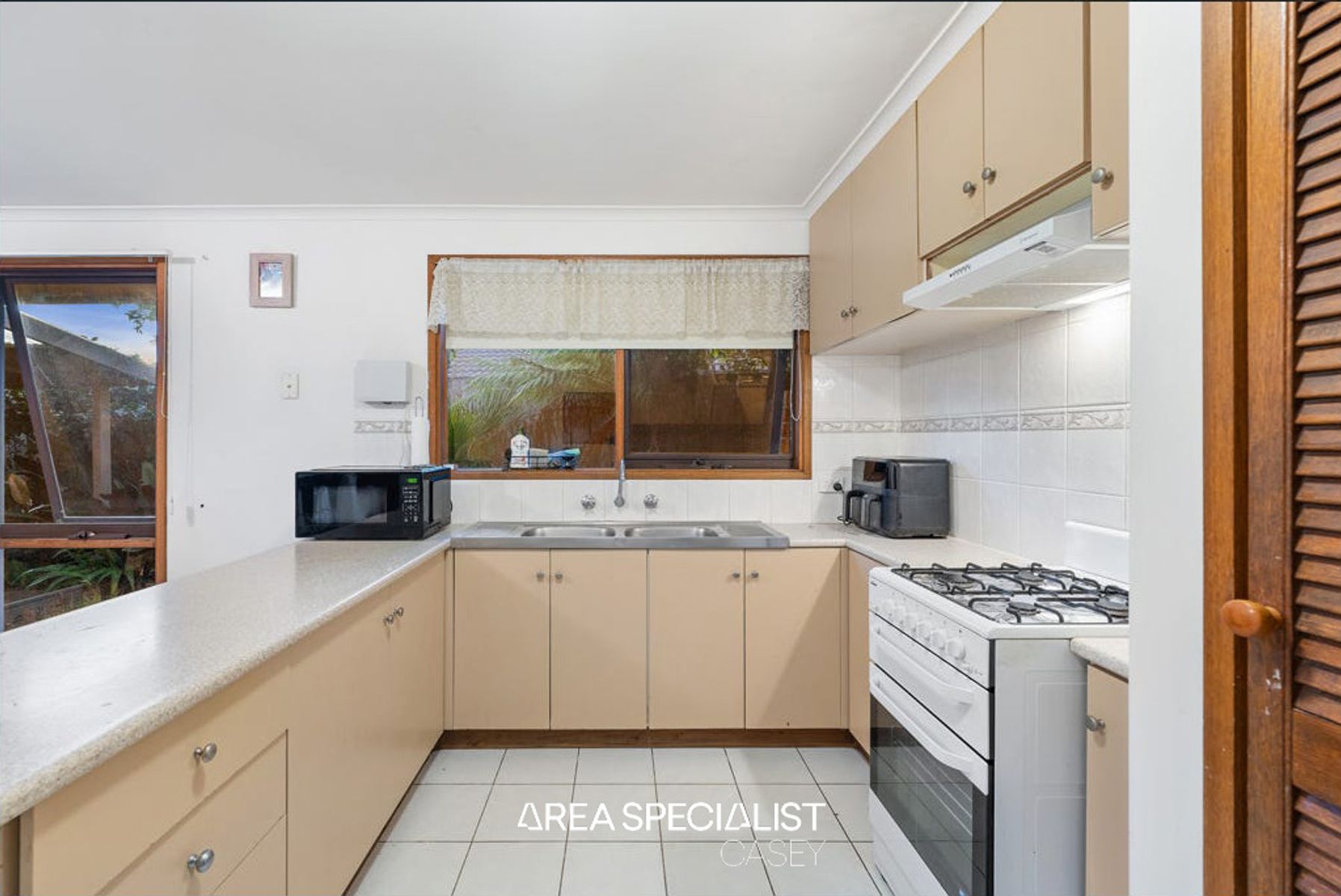 32 Strafford Avenue, Cranbourne, Cranbourne - Thumbnail 8