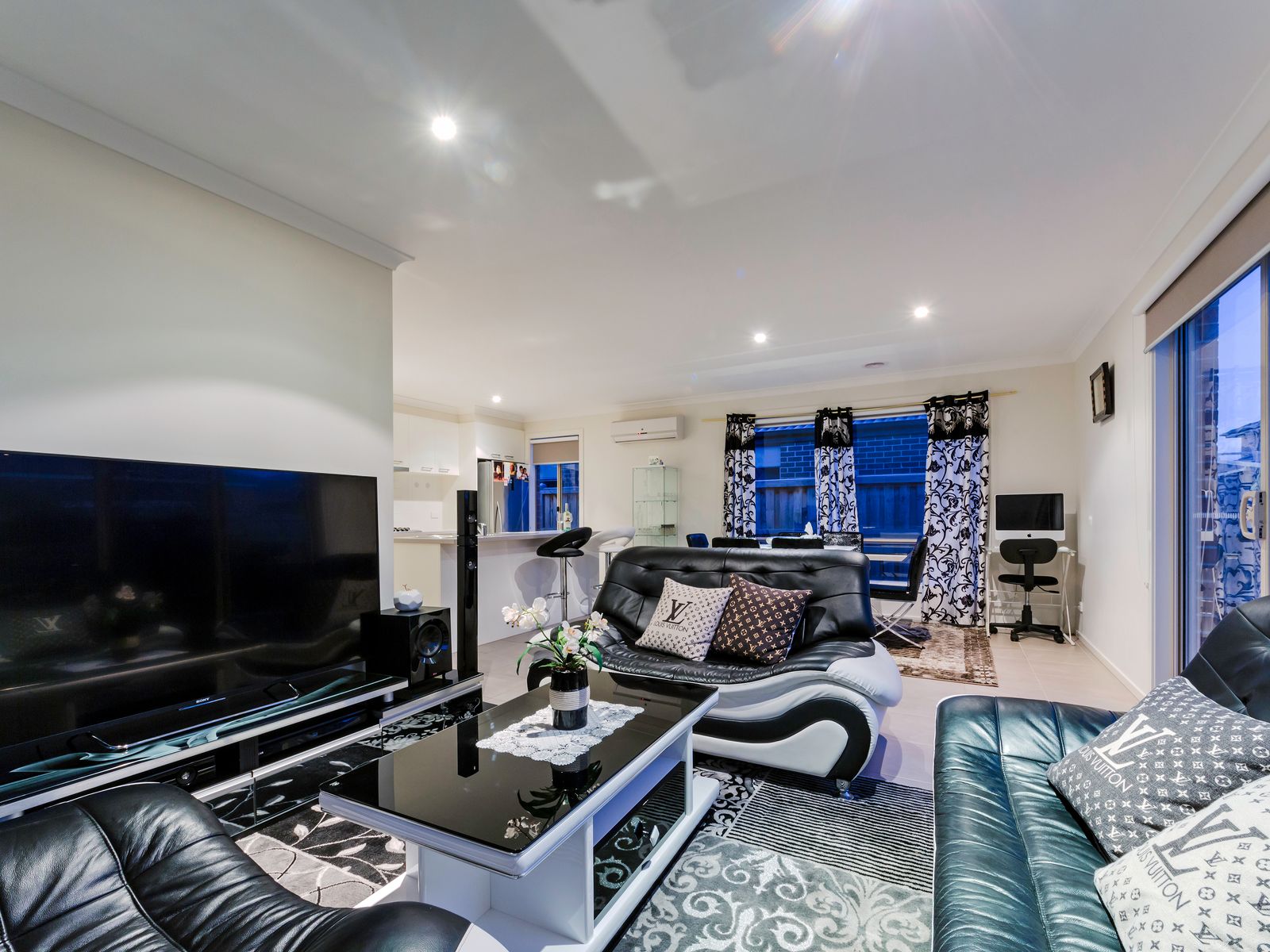 9 Plume Place, Point Cook VIC 3030, Point Cook - Thumbnail 8