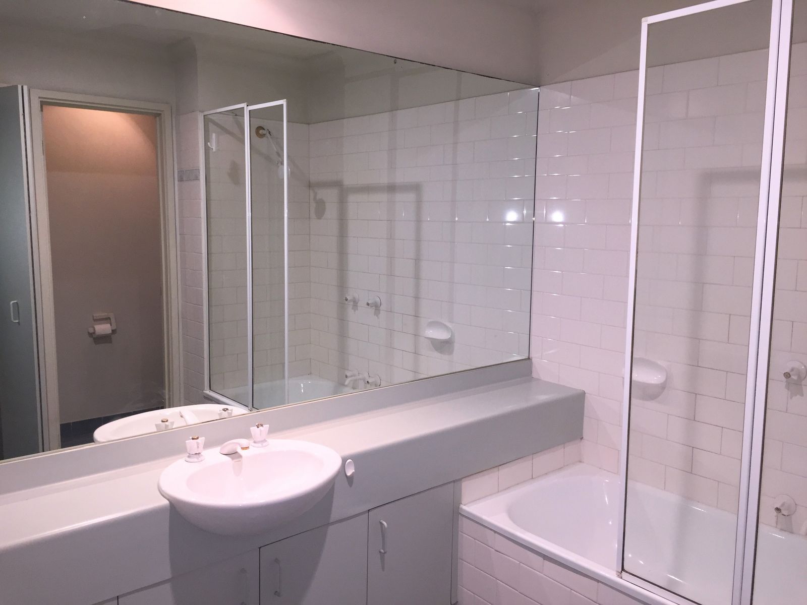 2/100 Wells Street, Southbank VIC 3006, Southbank - Thumbnail 6