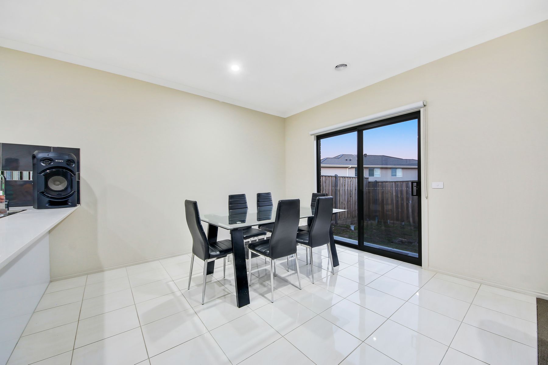 27 Vermillion Drive, Clyde North, VIC 3978, Clyde North - Thumbnail 5