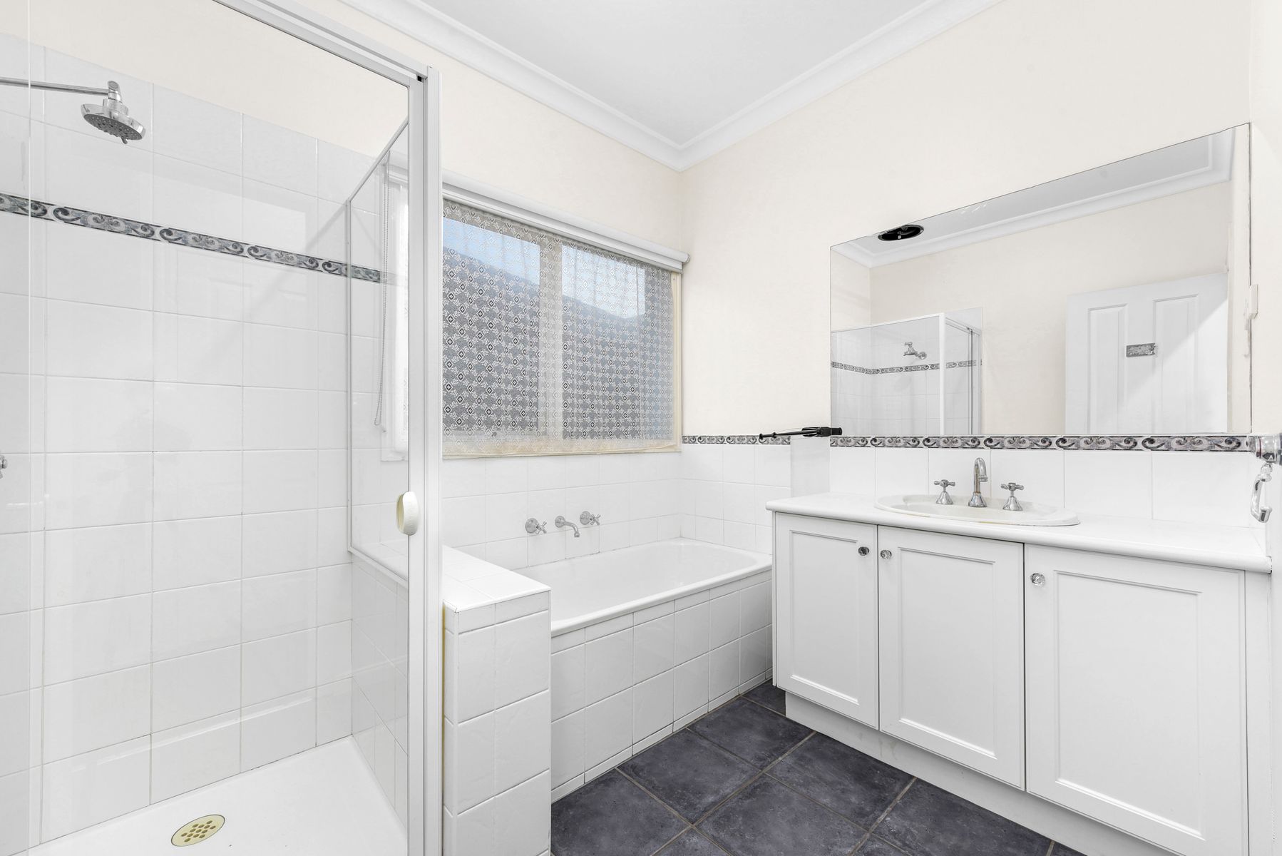 8 Cilento Crescent, Lynbrook, Lynbrook - Thumbnail 6