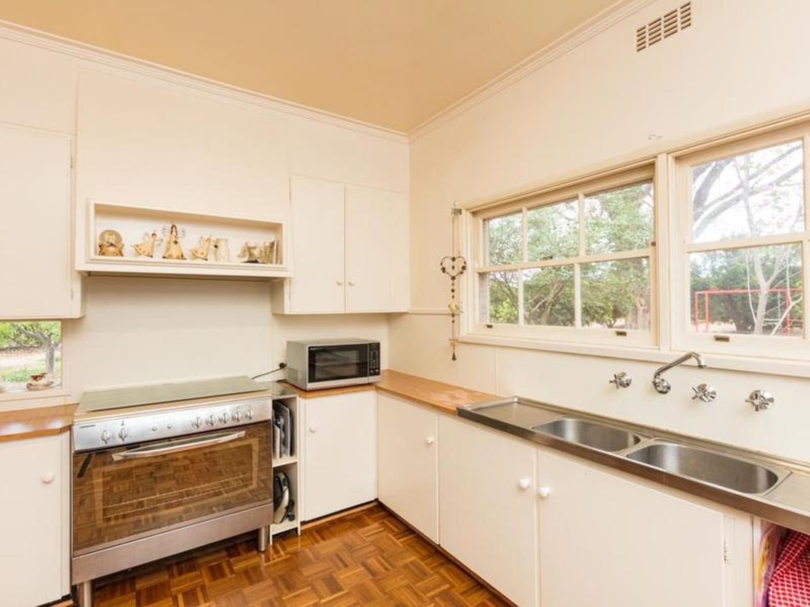 31 Lake Street, Mildura - Thumbnail 2