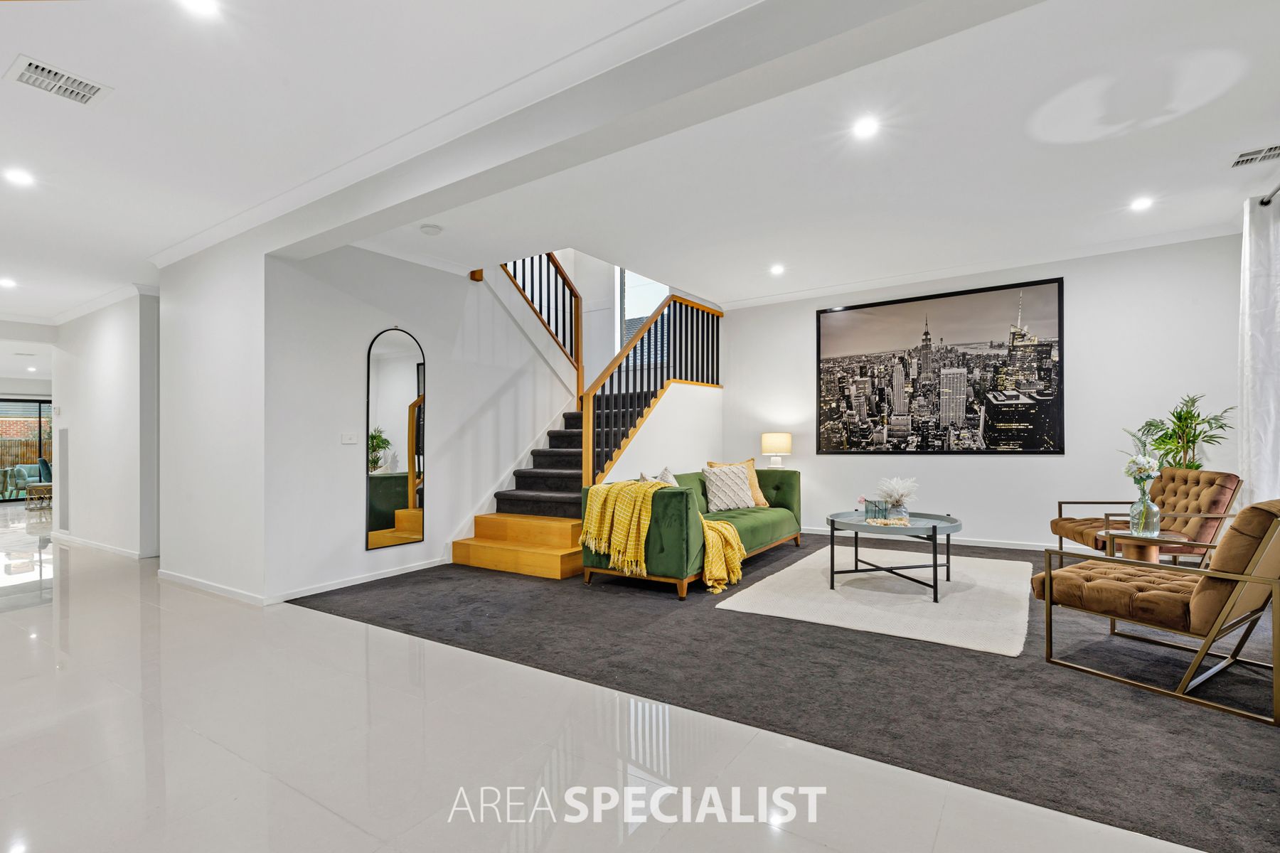 17 Hull Crescent, Pakenham, VIC 3810, Pakenham - Thumbnail 3