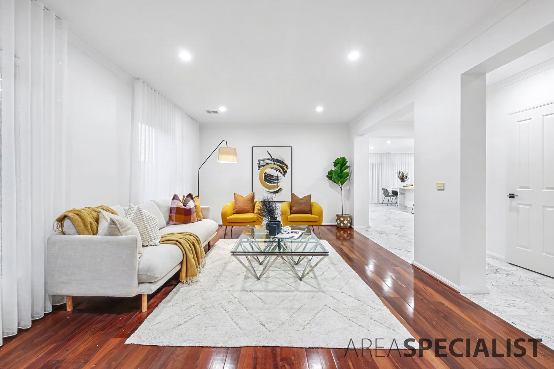 67 Elliott Parade, Lynbrook, Lynbrook - Thumbnail 2
