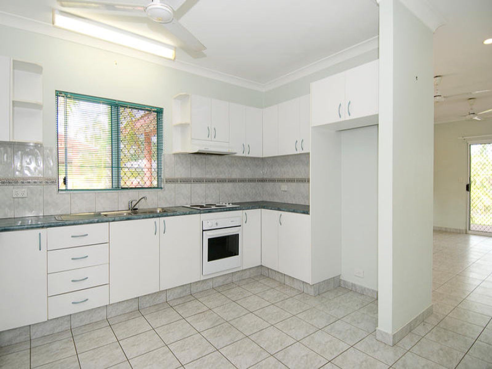 2/1 Excelsa Court, Rosebery NT 0832, Rosebery - Thumbnail 5