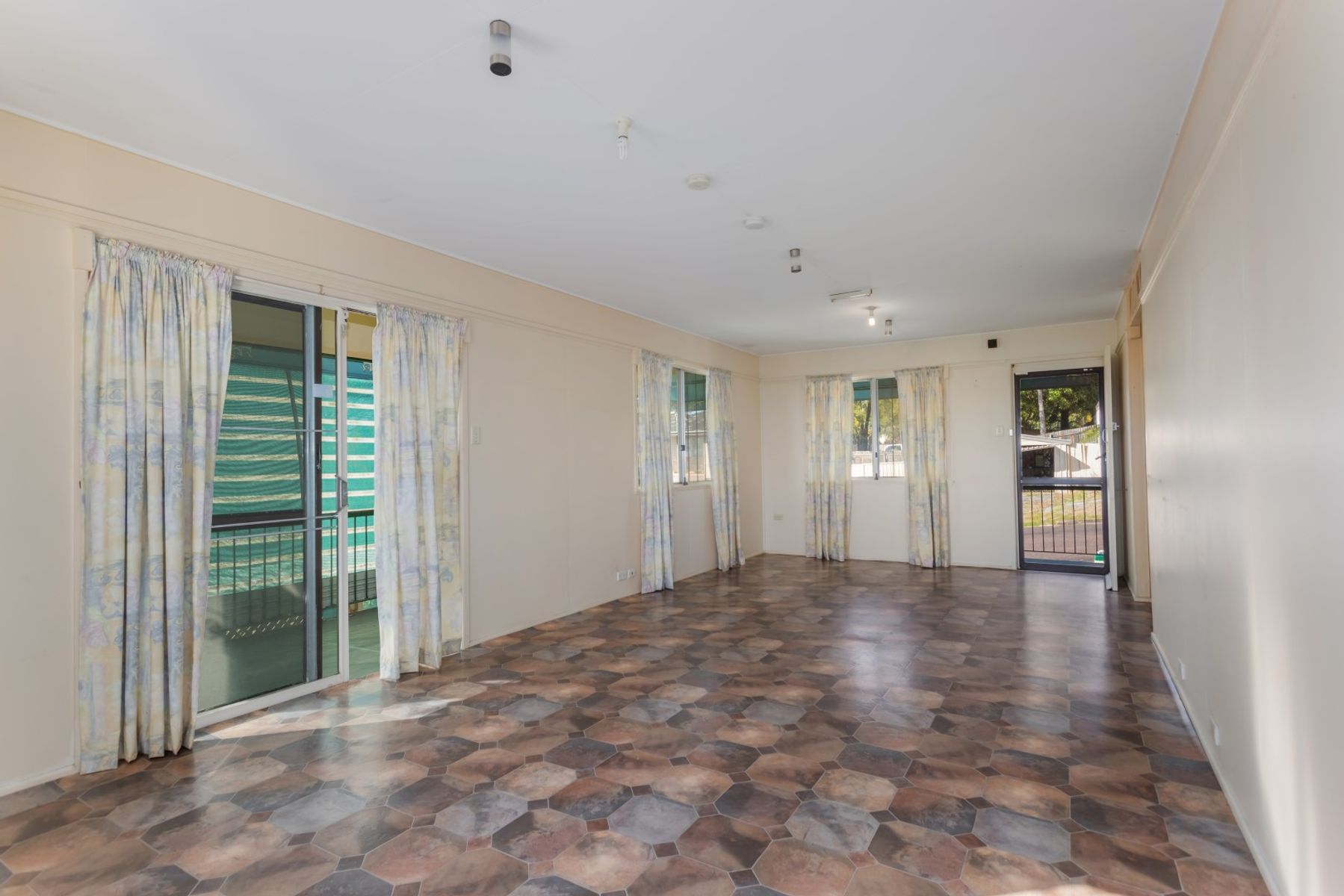 1 Carlyle Street, Riverview QLD 4303, Riverview - Thumbnail 2