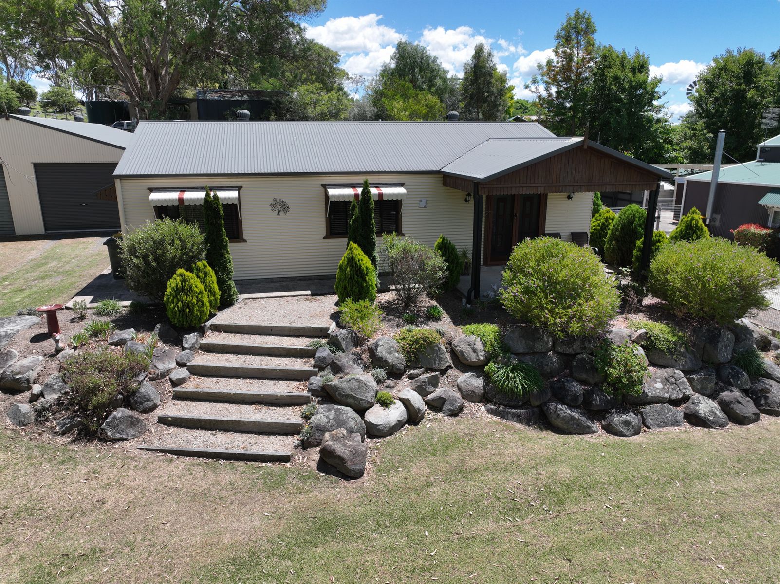 42 Petre Street, Tenterfield NSW 2372, Tenterfield - Thumbnail 2
