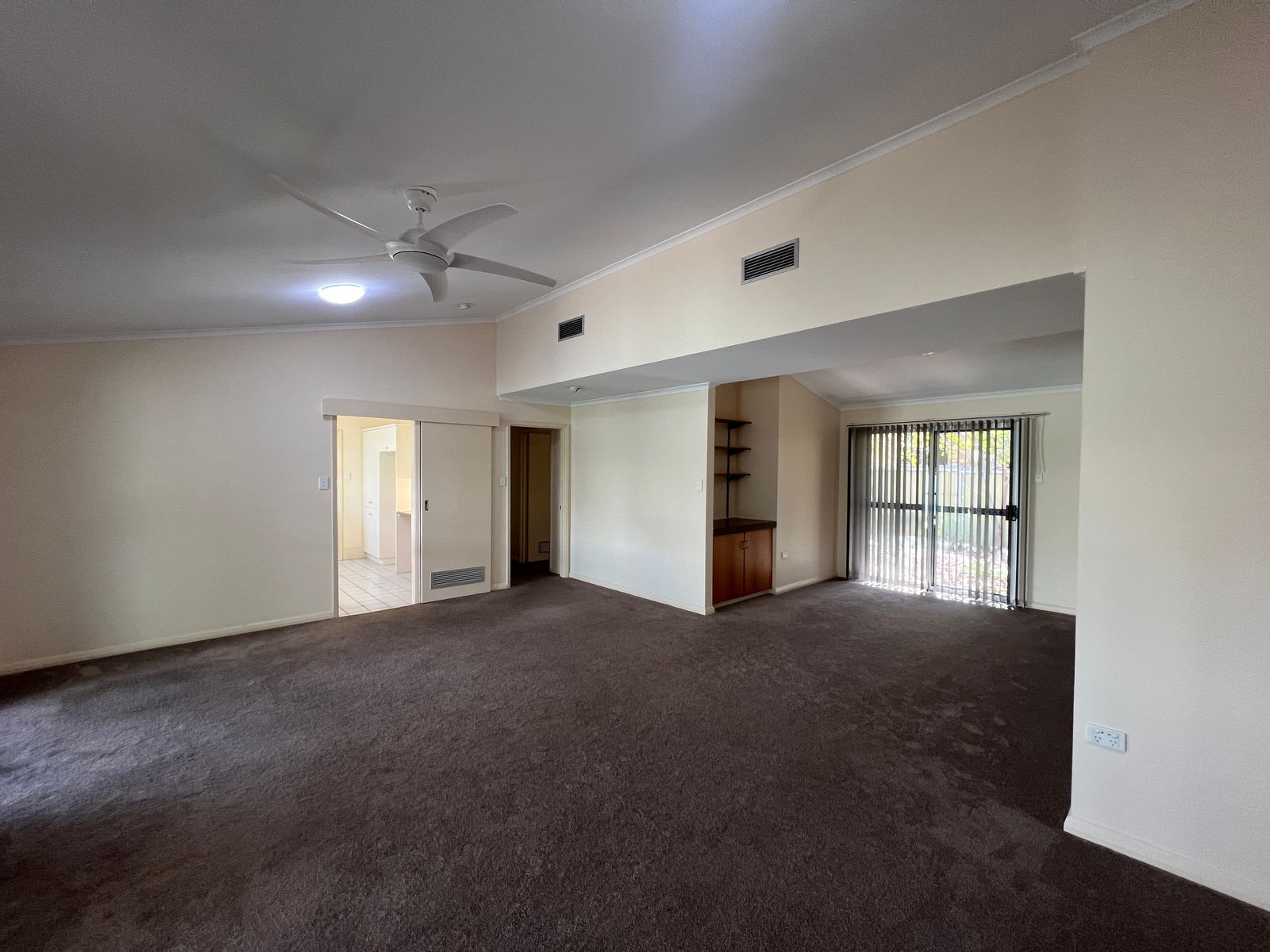 9 De Havilland Drive, Araluen NT 0870, Araluen - Thumbnail 2