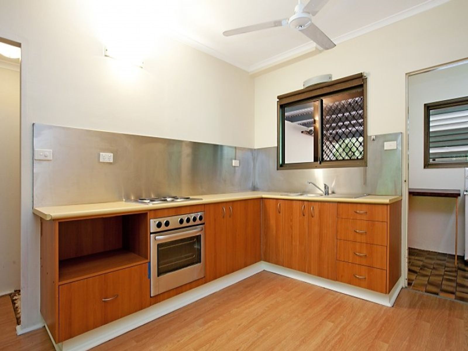 5/137 Mitchell Street, Larrakeyah NT 0820, Larrakeyah - Thumbnail 2