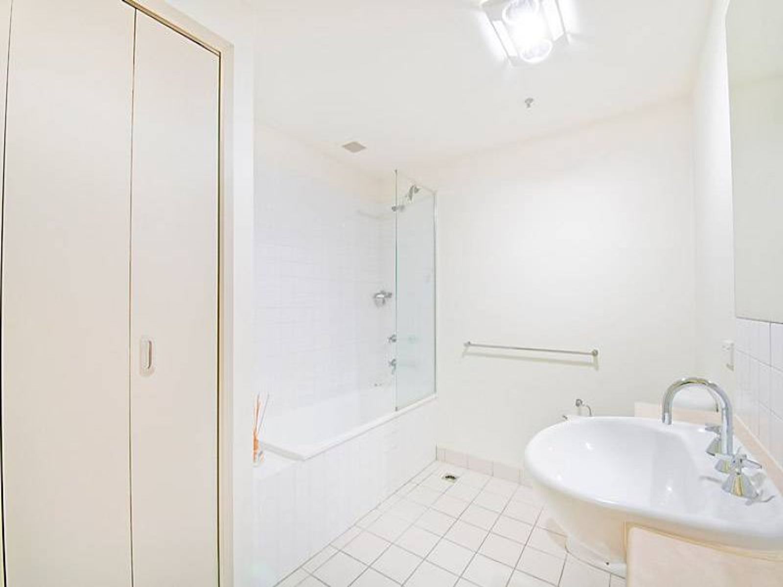 B403/70 Speakmen Street, Kensington - Thumbnail 8
