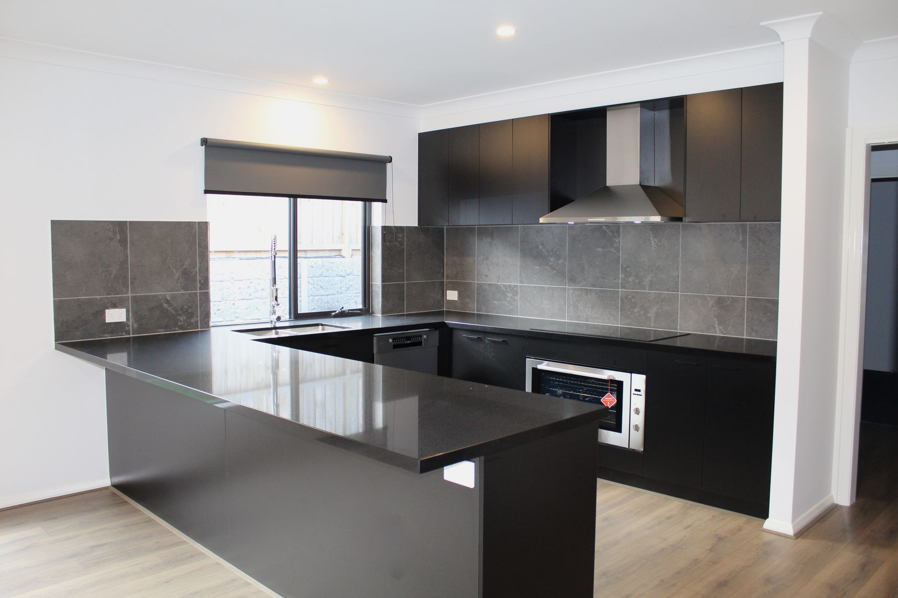20 Toland Avenue, Warragul VIC 3820, Warragul - Thumbnail 6