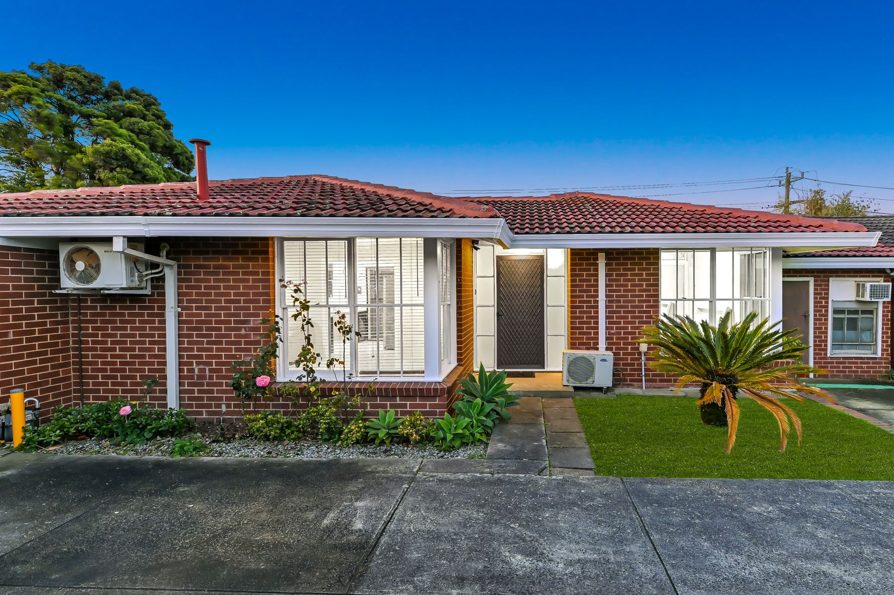 2/8, Noble Park - Thumbnail 2