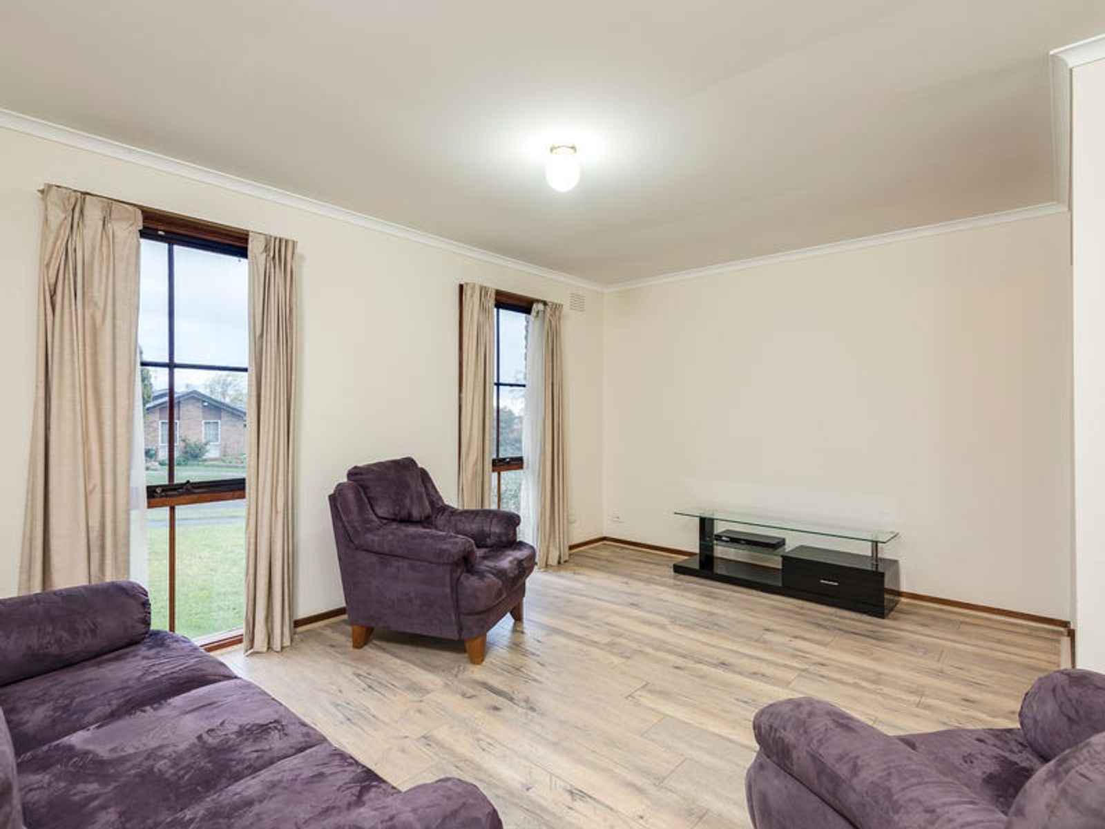 12 Nyora Close, Endeavour Hills, VIC 3802, Endeavour Hills - Thumbnail 2