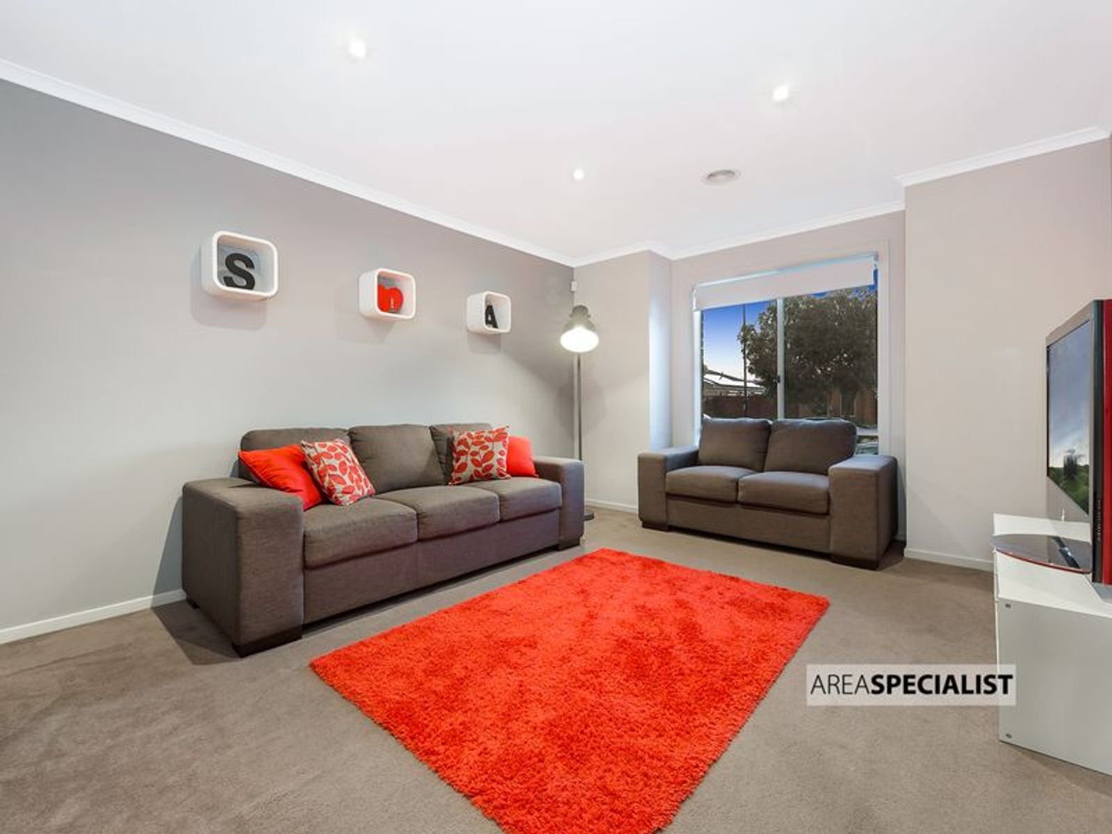 68 KINGDOM DRIVE, Cranbourne, VIC 3977, Cranbourne - Thumbnail 2