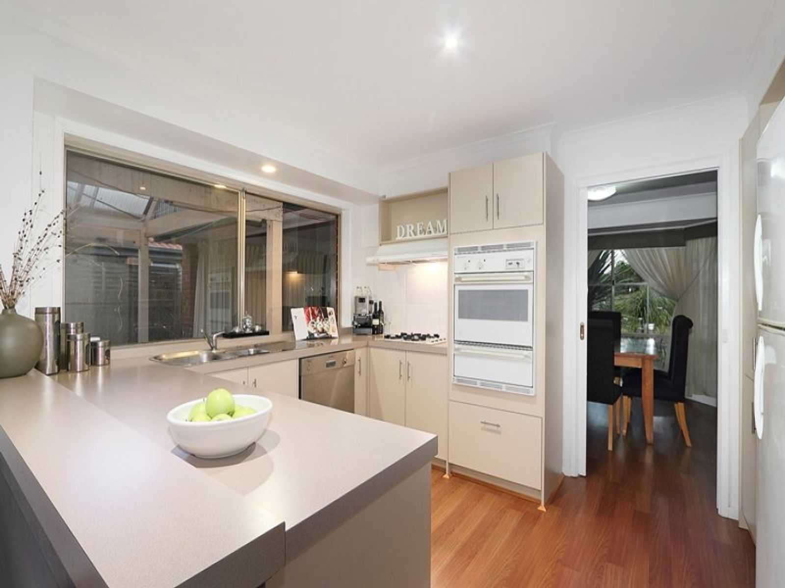 12 Llewellyn Avenue, Aspendale Gardens, VIC 3195, Aspendale Gardens - Thumbnail 4