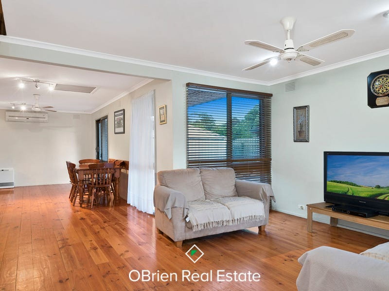 18 Adamson Drive, Endeavour Hills, VIC 3802, Endeavour Hills - Thumbnail 2