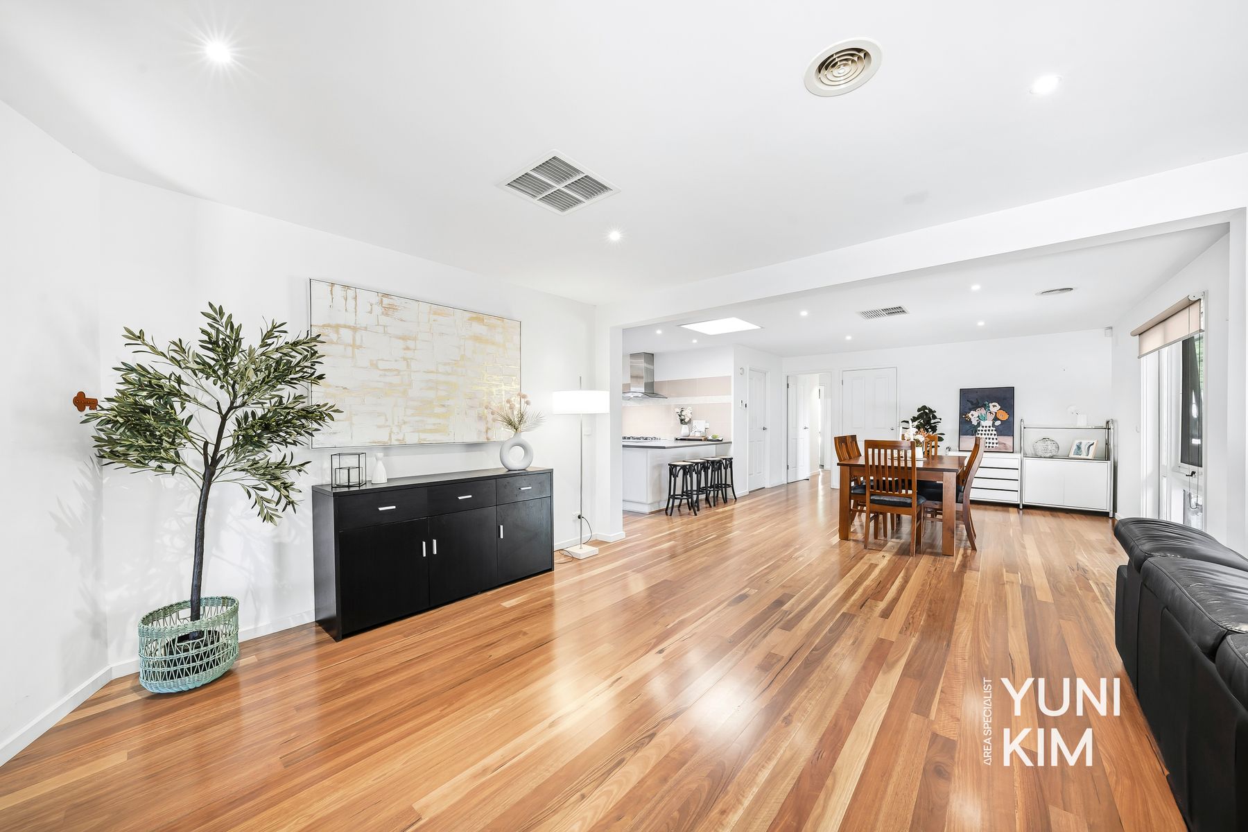 13 Collendina Crescent, Scoresby, VIC 3179, Scoresby - Thumbnail 5