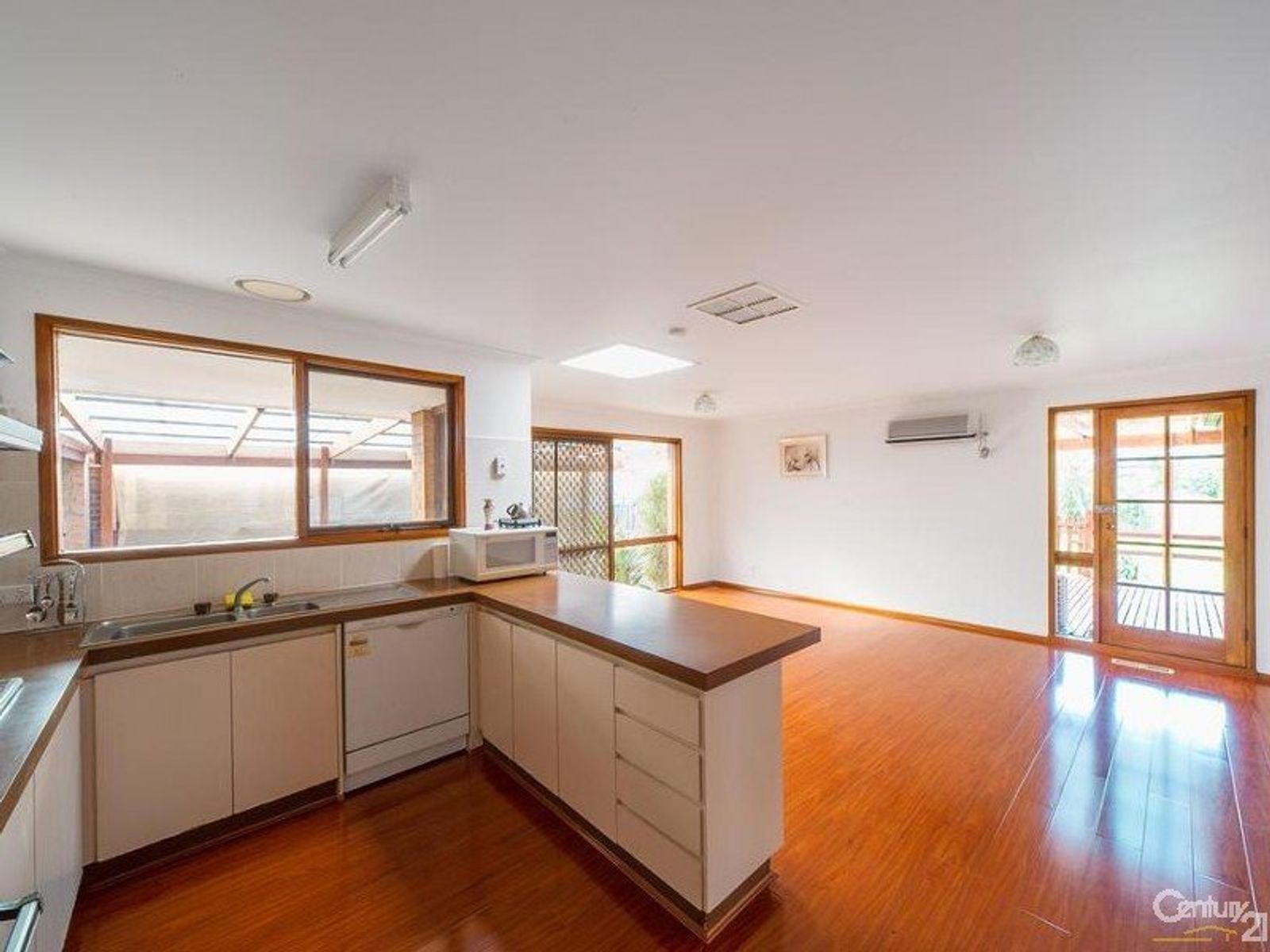 128 Dandelion Drive, Rowville, VIC 3178, Rowville - Thumbnail 2