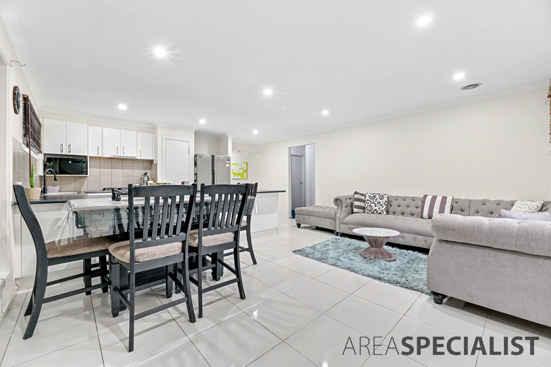 27 O'brien Parade, Pakenham, Pakenham - Thumbnail 4