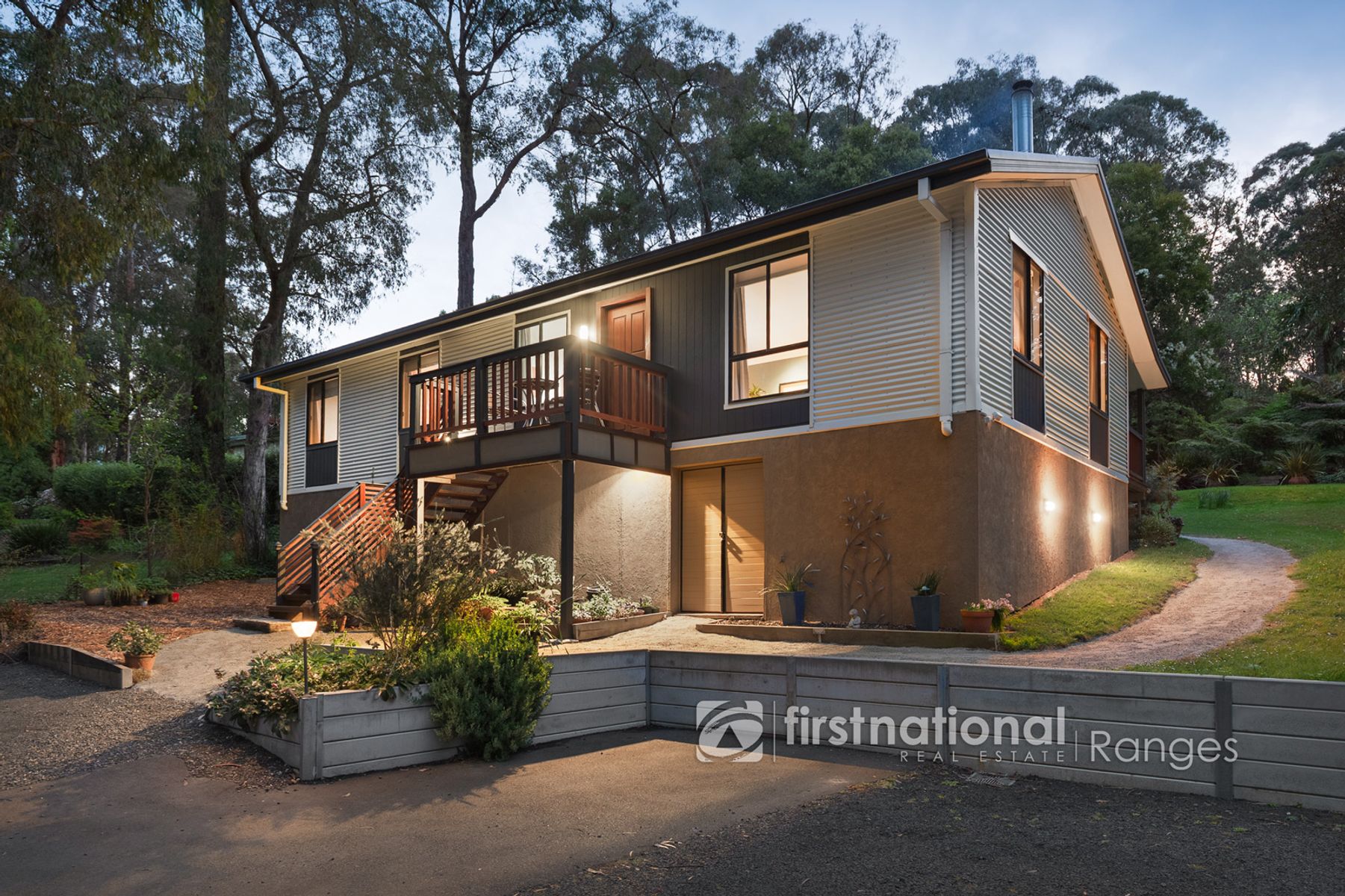 24 Amphlett Avenue, Cockatoo VIC 3781, Cockatoo - Thumbnail 2