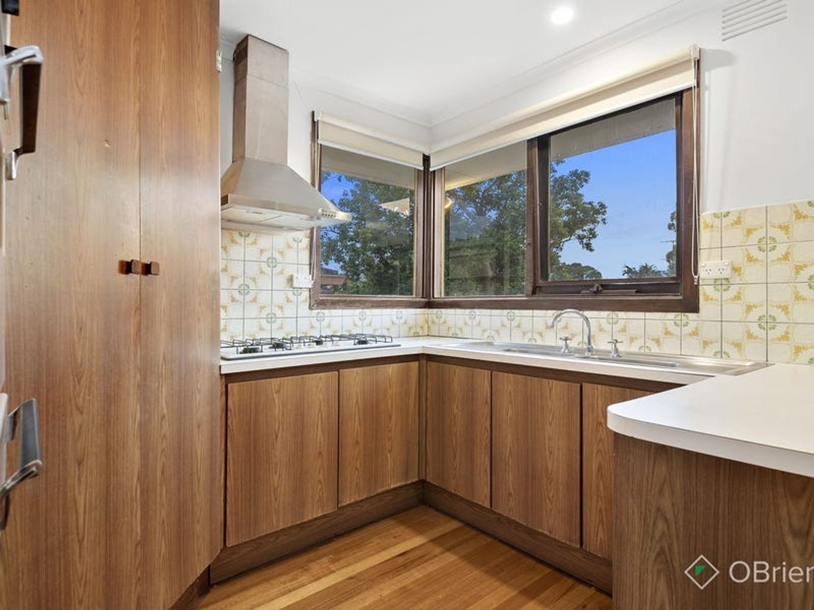 21 Isaac Smith Crescent, Endeavour Hills, VIC 3802, Endeavour Hills - Thumbnail 4